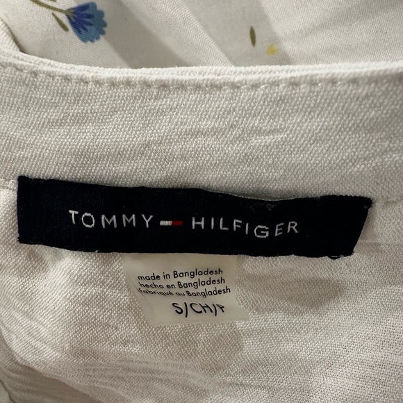 Tommy Hilfiger Women’s Sz: S White Ruffle Trim V-Neck Crinkled Sleeveless Top. - Picture 8 of 9
